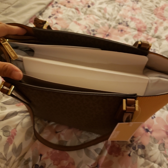 Michael Kors Purse - Picture 2 of 3